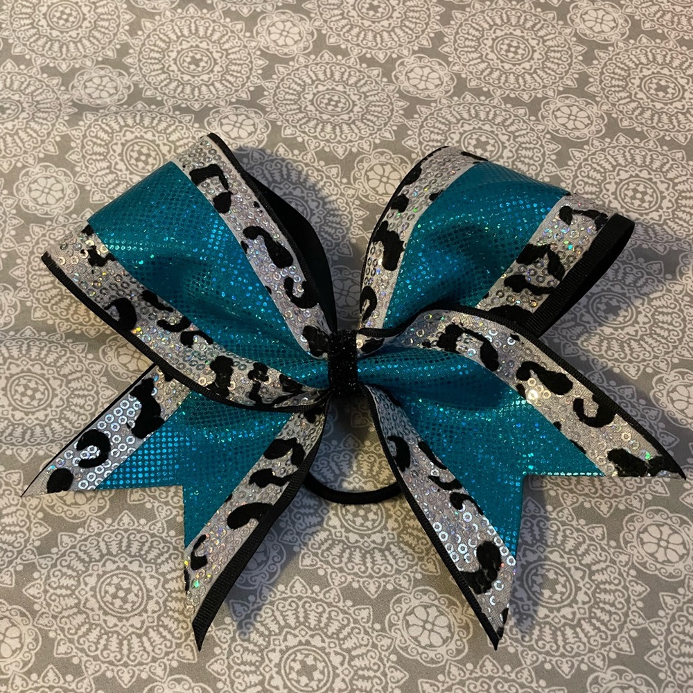 cheer bow!